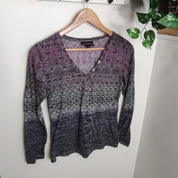Athleta V-Neck Gradient Print Long Sleeve in Gray/Fuchsia Size Medium - Picture 1 of 7